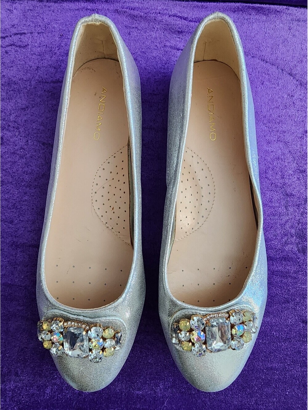 Andiamo Women's Silver Metallic Flats with Rhinestone sz 10W